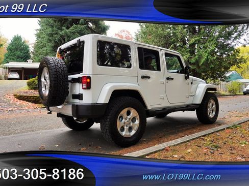 Used 2014 Jeep Wrangler Unlimited Sahara w/ Connectivity Group image 9