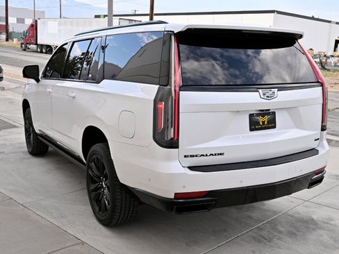 Used 2021 Cadillac Escalade ESV Sport w/ Driver Assist Tech Package AWD/4WD image 5