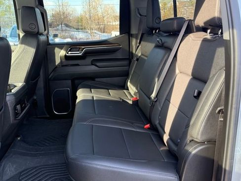 Used 2023 Chevrolet Silverado 1500 LT Trail Boss w/ Convenience Package II image 9