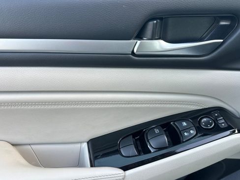 Certified 2023 Nissan Altima 2.5 SV w/ SV Premium Package image 12