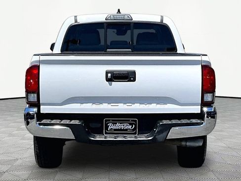 Used 2018 Toyota Tacoma SR5 RWD image 4