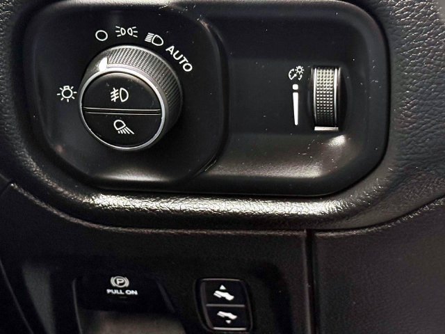 Used 2020 RAM 1500 Big Horn AWD/4WD image 23