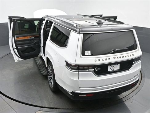 Used 2024 Jeep Grand Wagoneer L Series III image 66