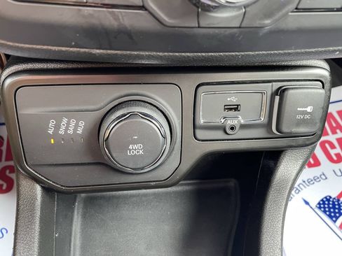 Used 2023 Jeep Renegade Limited AWD/4WD image 23