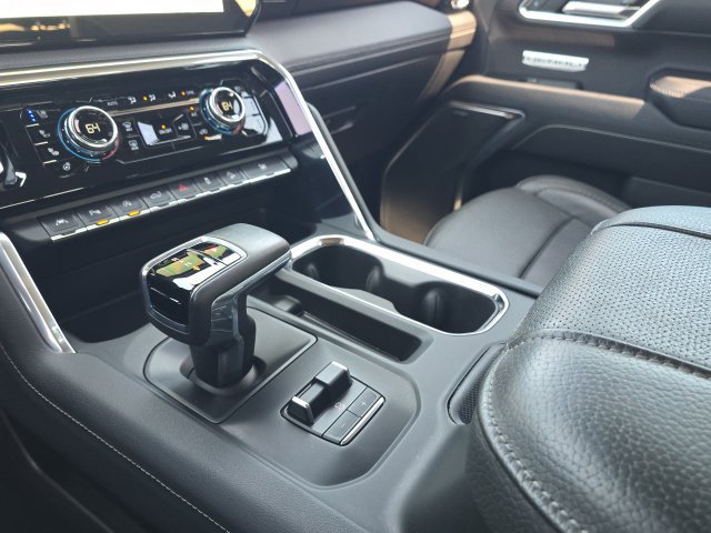 Used 2024 GMC Sierra 1500 Denali AWD/4WD image 35