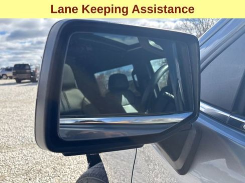 Used 2022 Chevrolet Silverado 1500 High Country w/ Technology Package image 8