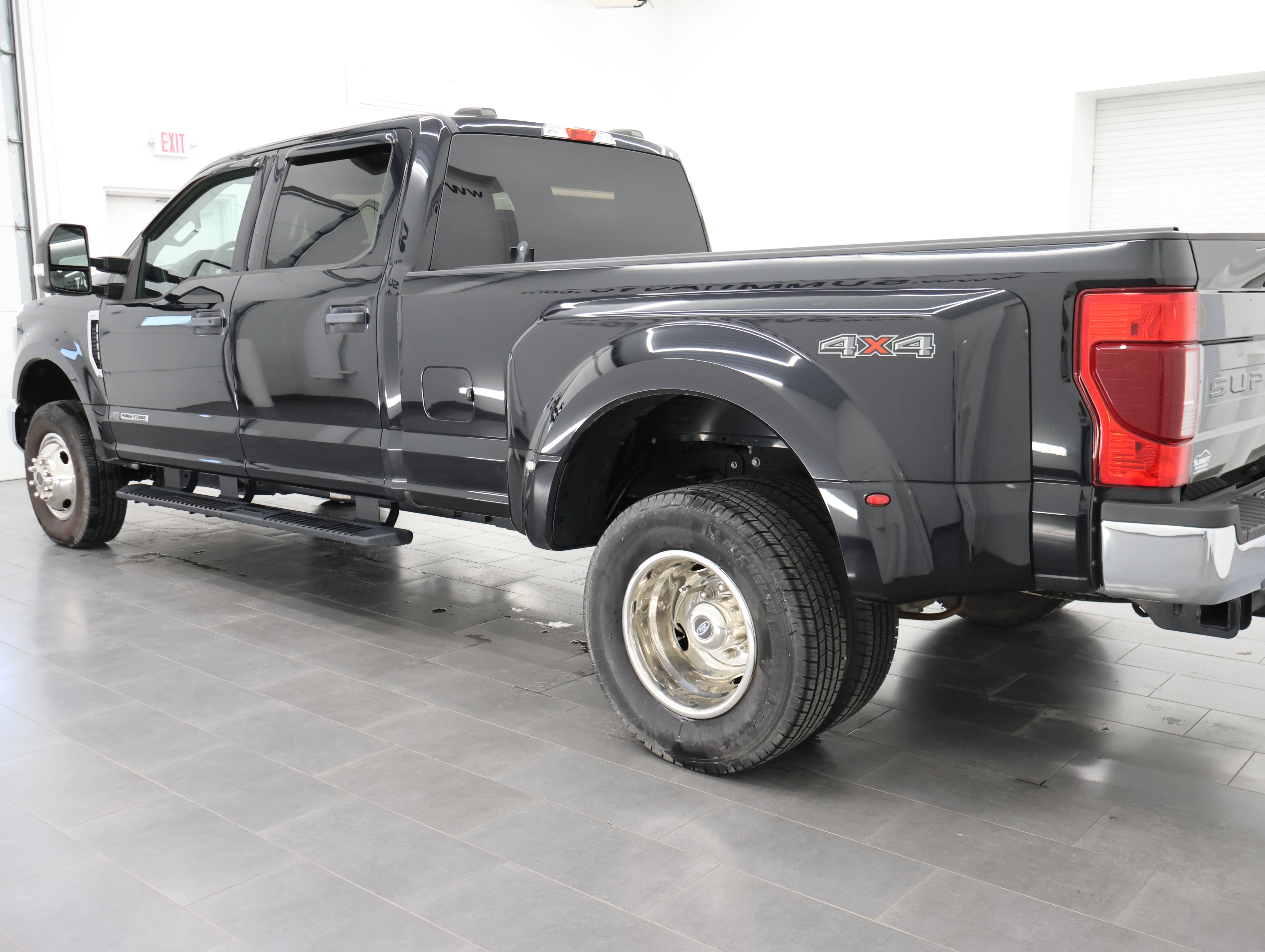 Used 2022 Ford F350 XLT AWD/4WD image 6
