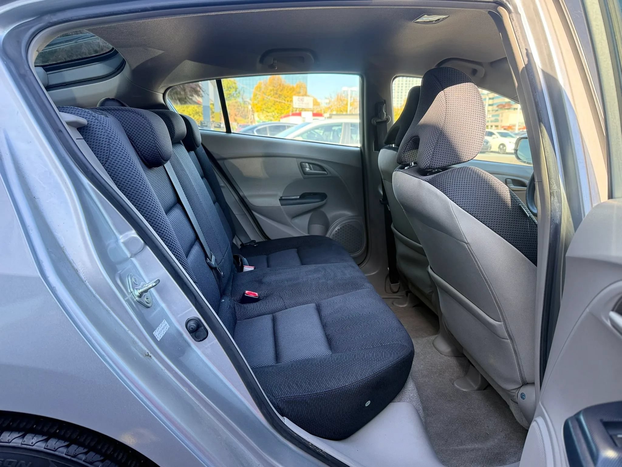 Used 2010 Honda Insight EX image 25