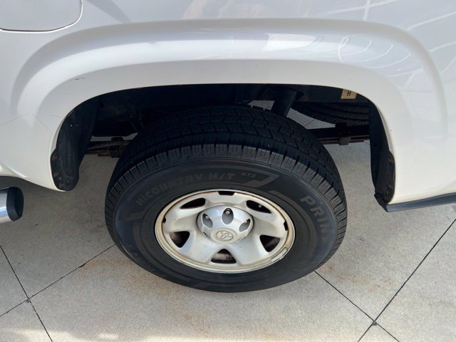 Used 2016 Toyota Tacoma SR5 AWD/4WD image 11