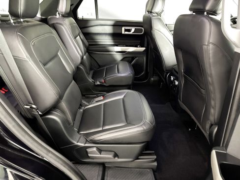 Used 2021 Ford Explorer XLT w/ Equipment Group 202A image 34