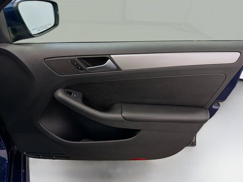 Used 2013 Volkswagen Jetta SE image 31