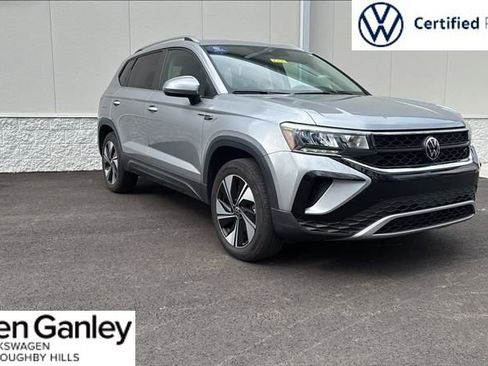Used 2024 Volkswagen Taos SE image 1