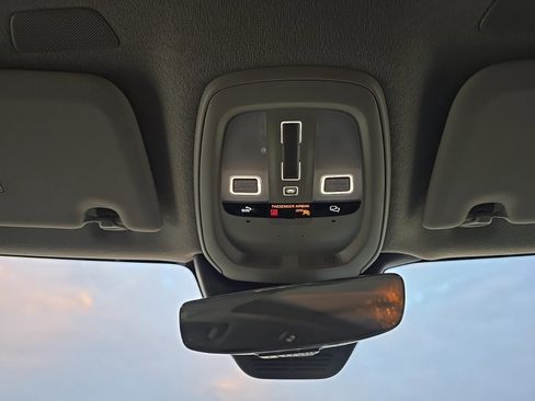 Certified 2025 Volvo XC40 B5 Plus image 21