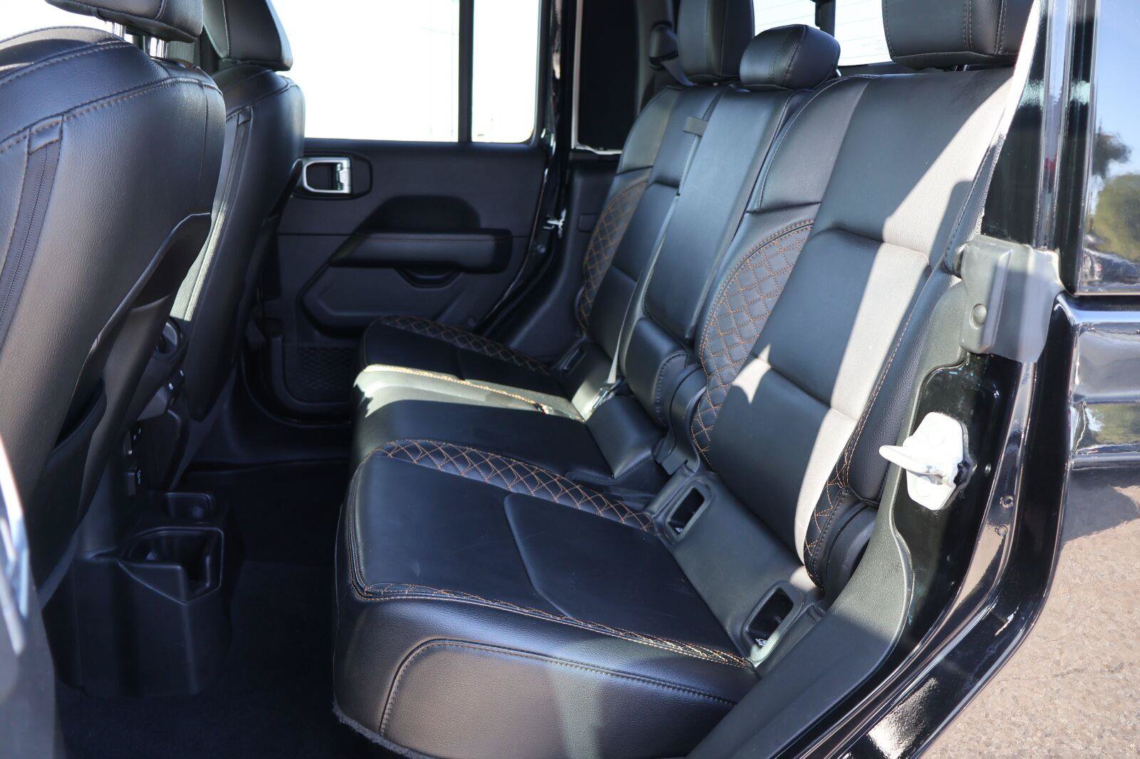 Used 2021 Jeep Gladiator Overland AWD/4WD image 13