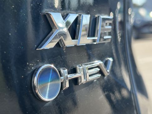Certified 2025 Toyota RAV4 XLE AWD/4WD image 9