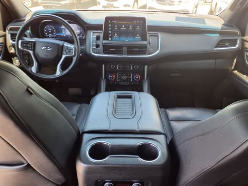 Used 2023 Chevrolet Tahoe Z71 w/ Luxury Package AWD/4WD image 17
