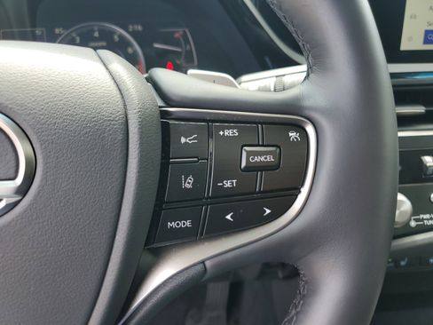 Used 2024 Lexus ES 350 w/ Premium Package image 21