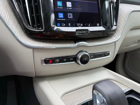 Used 2023 Volvo XC60 B5 Plus w/ Climate Package image 11