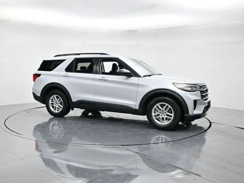 New 2026 Ford Explorer Active image 4