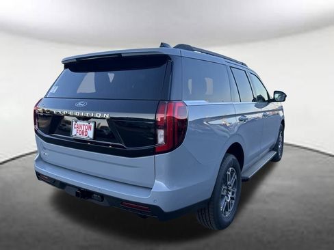 New 2025 Ford Expedition Active image 5