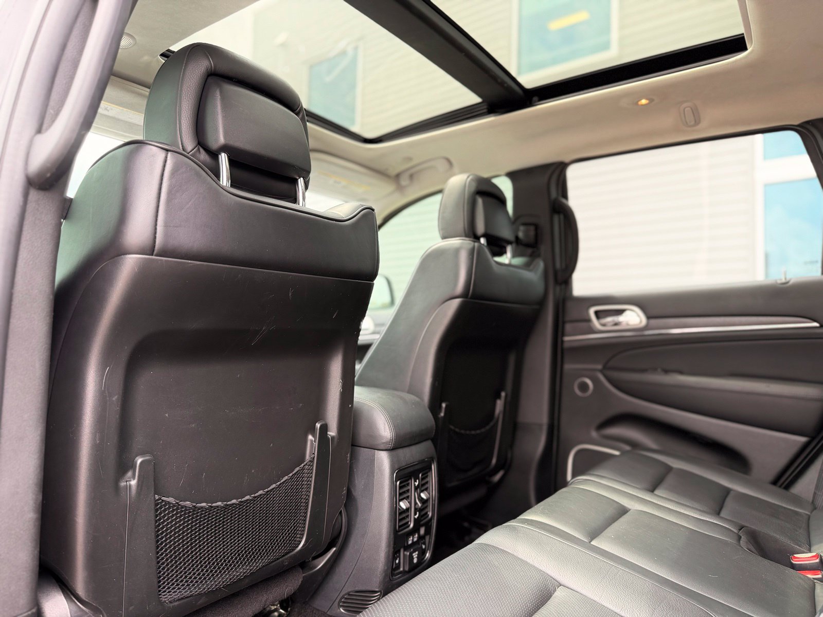 Used 2018 Jeep Grand Cherokee Summit w/ Platinum Series Group AWD/4WD image 34
