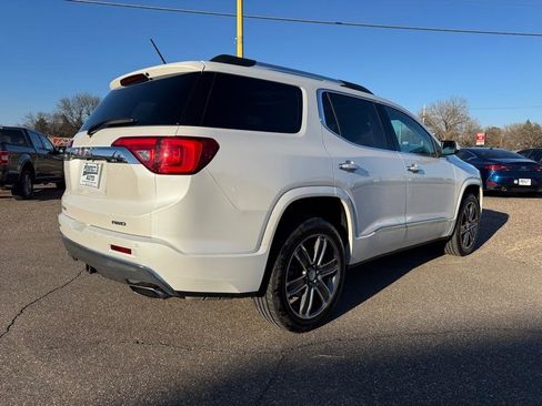 Used 2017 GMC Acadia Denali image 4