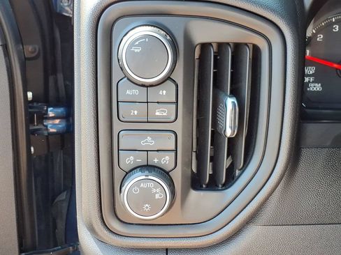 Used 2020 Chevrolet Silverado 1500 Custom w/ Custom Value Package AWD/4WD image 14
