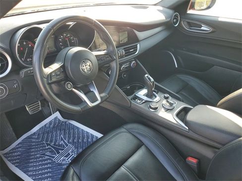 Used 2023 Alfa Romeo Giulia Ti image 21