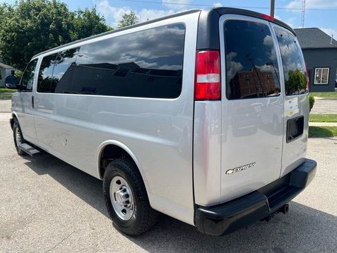 Used 2020 Chevrolet Express 3500 LS RWD image 7