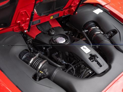 Used 2023 Ferrari F8 Tributo RWD image 23
