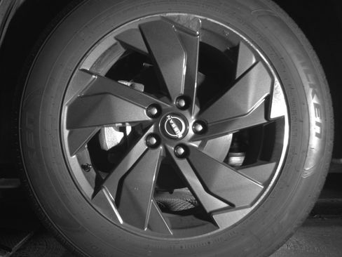 Used 2025 Nissan Rogue SV image 12