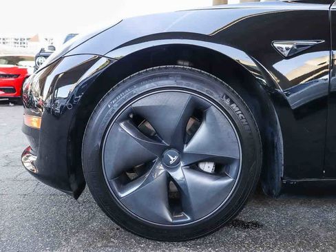 Used 2018 Tesla Model 3 Long Range image 11