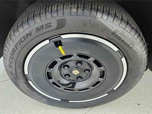 Used 2025 Rivian R1S Adventure image 59