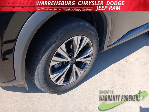 Used 2023 Nissan Rogue SV image 34