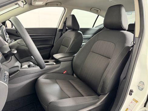 Used 2025 Nissan Altima 2.5 SV FWD image 4