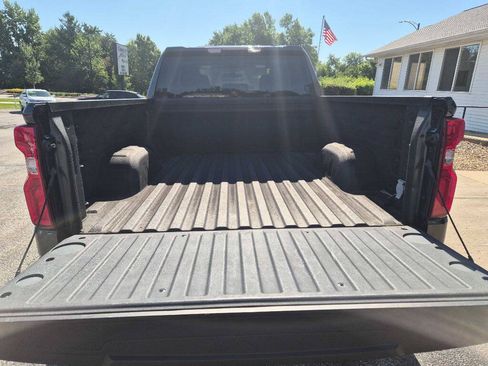 Used 2020 Chevrolet Silverado 1500 Custom w/ Custom Value Package AWD/4WD image 6