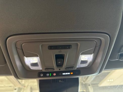 Used 2024 Chevrolet Silverado 1500 LTZ AWD/4WD image 16