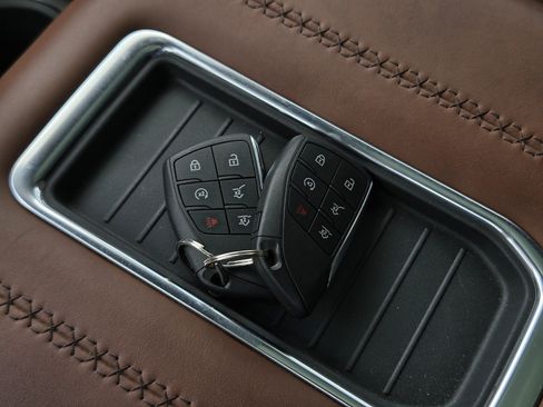 Used 2023 GMC Yukon Denali Ultimate AWD/4WD image 33