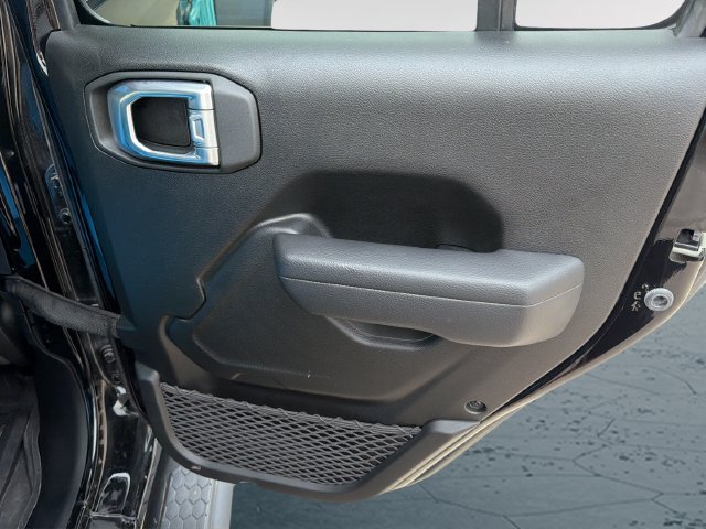 Used 2024 Jeep Wrangler Unlimited Sport AWD/4WD image 12