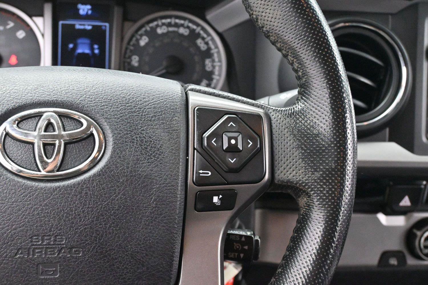 Used 2016 Toyota Tacoma SR5 w/ Towing Package RWD image 15