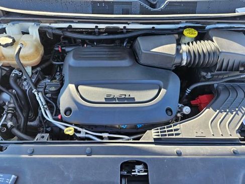 Used 2022 Chrysler Pacifica Touring image 22