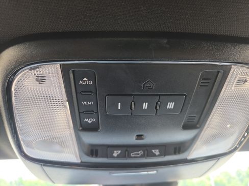 Used 2024 Dodge Durango GT AWD/4WD image 17