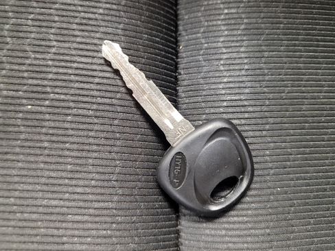 Used 2018 Hyundai Elantra SE image 32