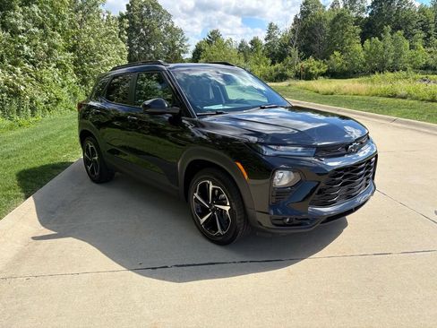 Used 2022 Chevrolet TrailBlazer RS w/ Sun and Liftgate Package AWD/4WD image 11