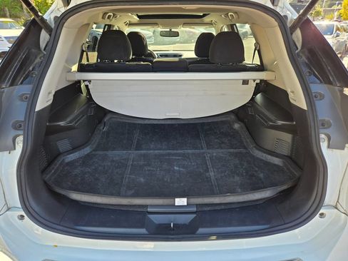 Used 2014 Nissan Rogue SV w/ SV Premium Package AWD/4WD image 13