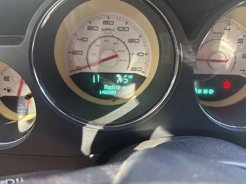 Used 2011 Dodge Challenger R/T image 6