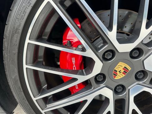 Certified 2022 Porsche 911 Carrera S RWD image 18