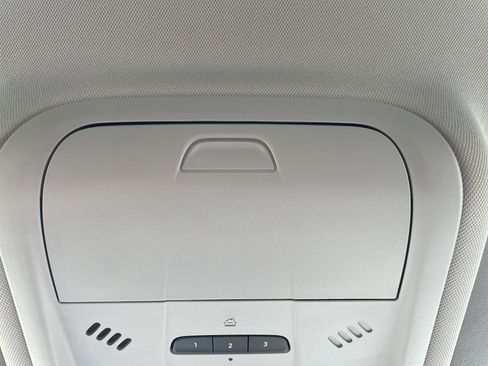 Used 2021 Chevrolet Equinox LT AWD/4WD image 39