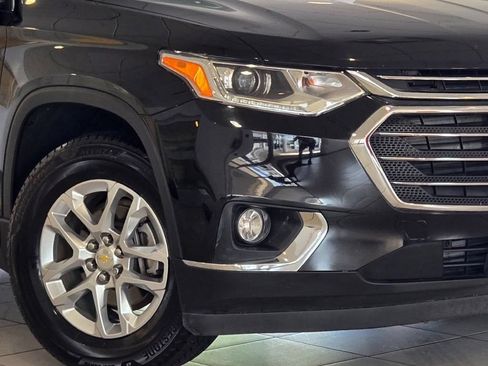 Certified 2019 Chevrolet Traverse LT FWD image 2
