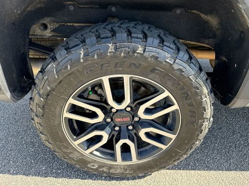 Used 2021 GMC Sierra 1500 AT4 image 17